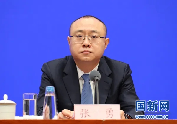 爱一配 海口市市长调整